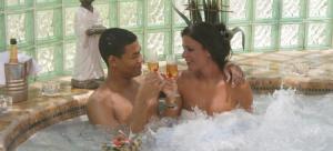 couple-jacuzzi-spa